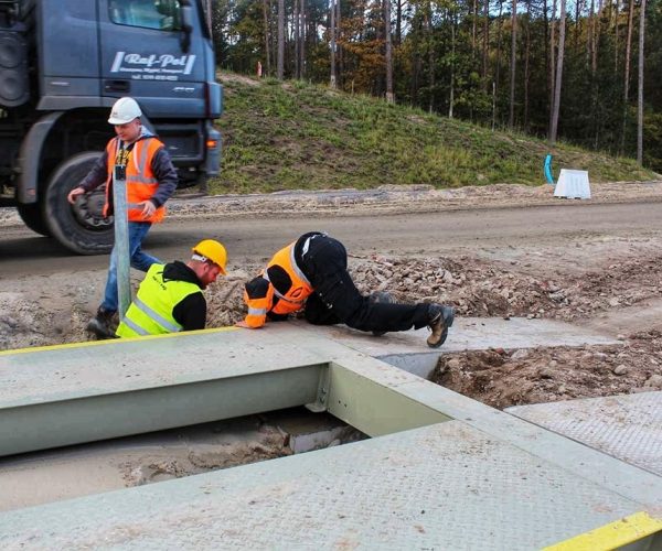 Dlaczego warto zawrzeć umowę serwisową na wagę samochodową?