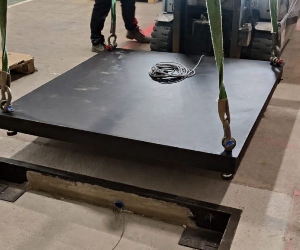 Waga platformowa zagłębiona w posadzce – jak wygląda to w praktyce?